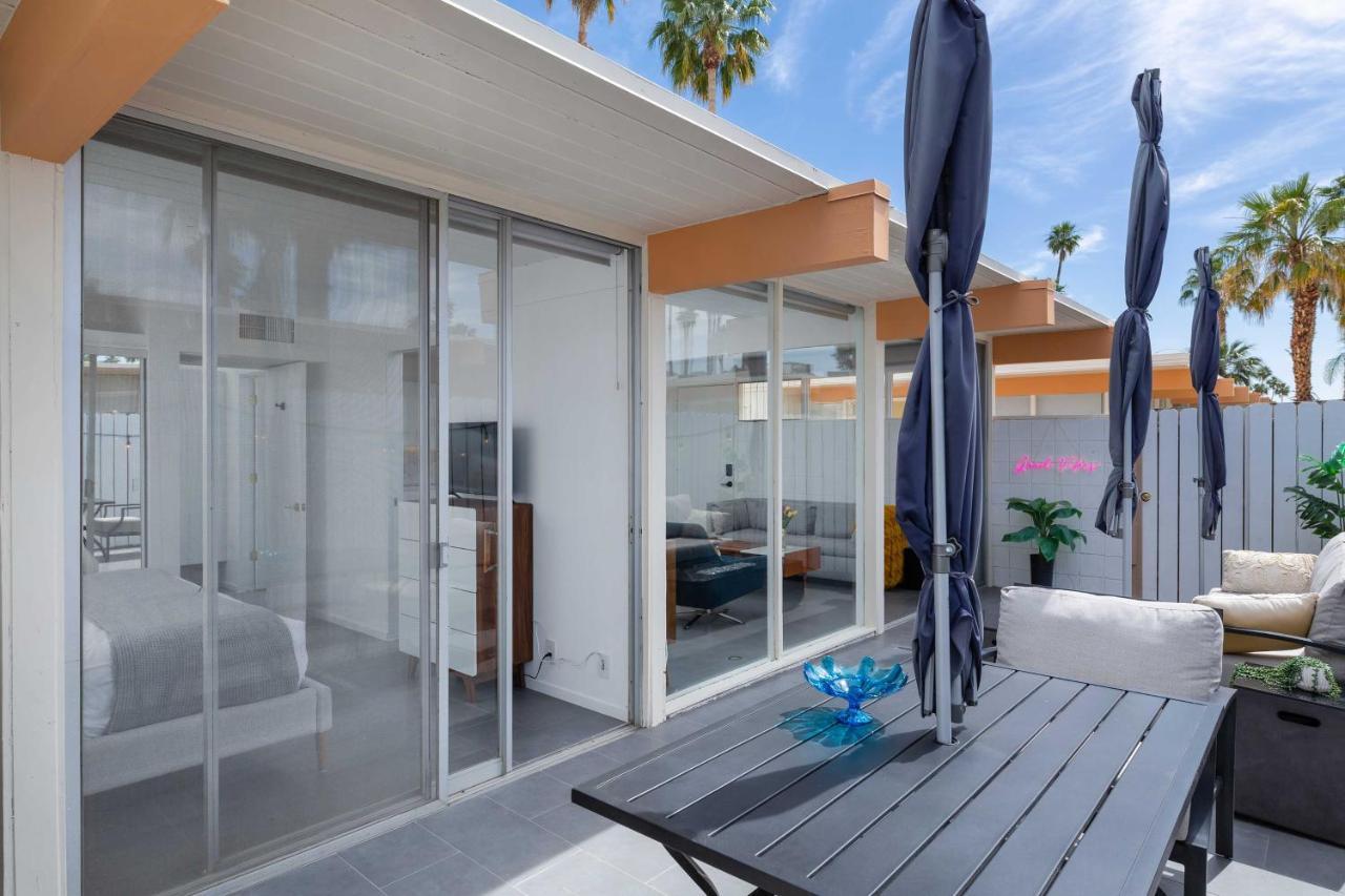 Mid-Century Palm Springs Bungalow With Patio! Eksteriør billede