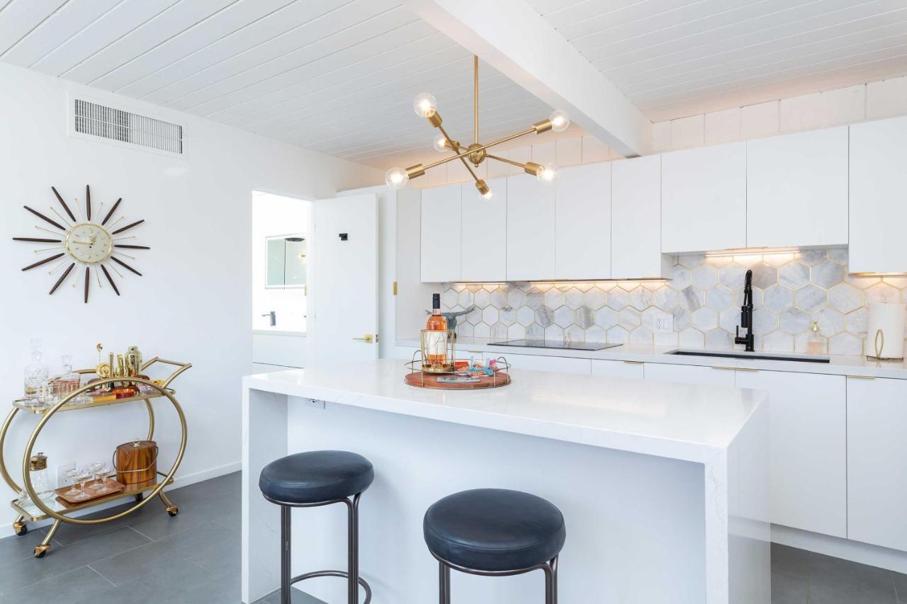 Mid-Century Palm Springs Bungalow With Patio! Eksteriør billede