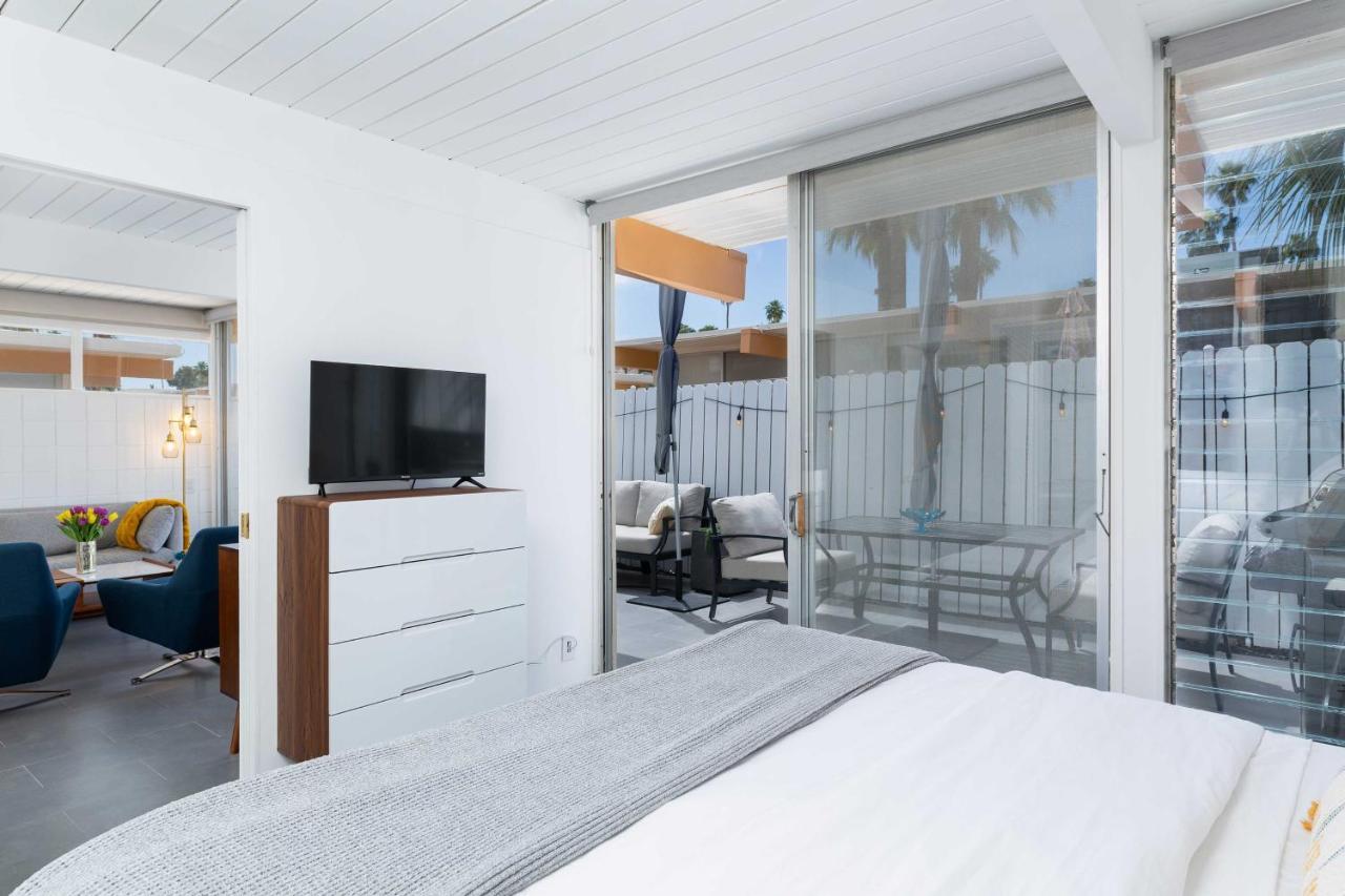Mid-Century Palm Springs Bungalow With Patio! Eksteriør billede